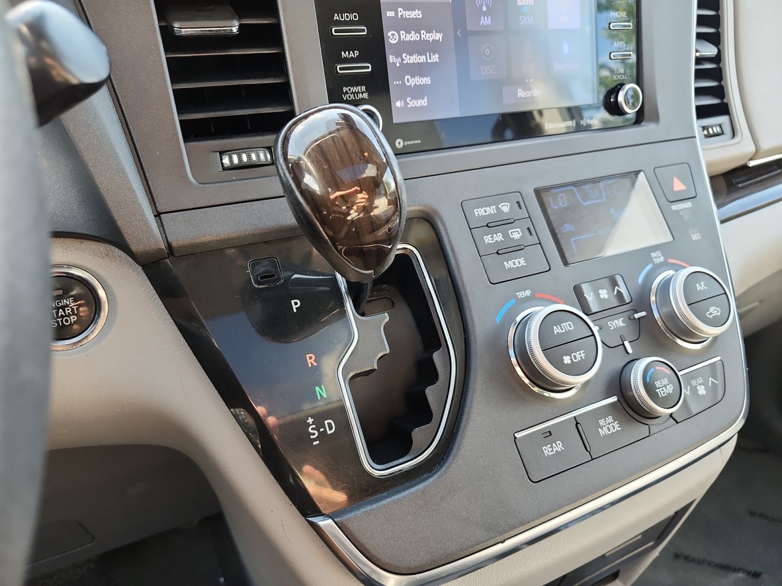 Used 2018 Toyota Sienna XLE w/ XLE Navigation Package AWD/4WD image 20