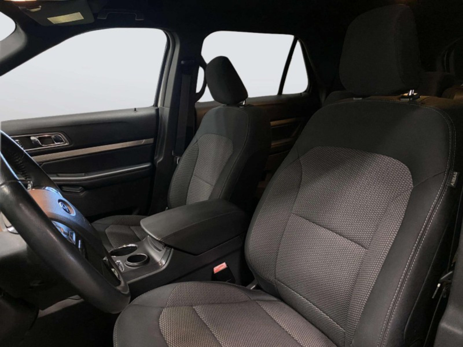 Used 2019 Ford Explorer XLT FWD image 30