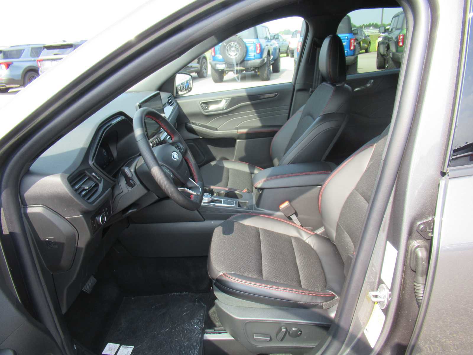 New 2025 Ford Escape ST-Line Select w/ Tech Pack #2 AWD/4WD image 20