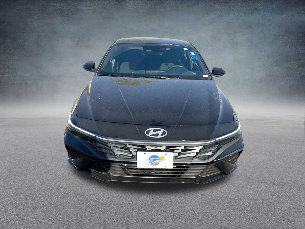 Used 2025 Hyundai Elantra SEL image 35