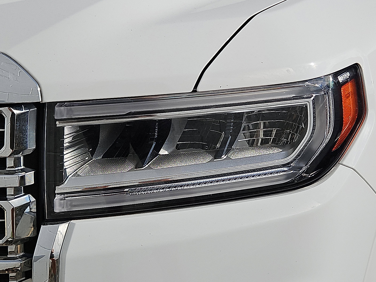 Used 2020 GMC Acadia Denali image 4