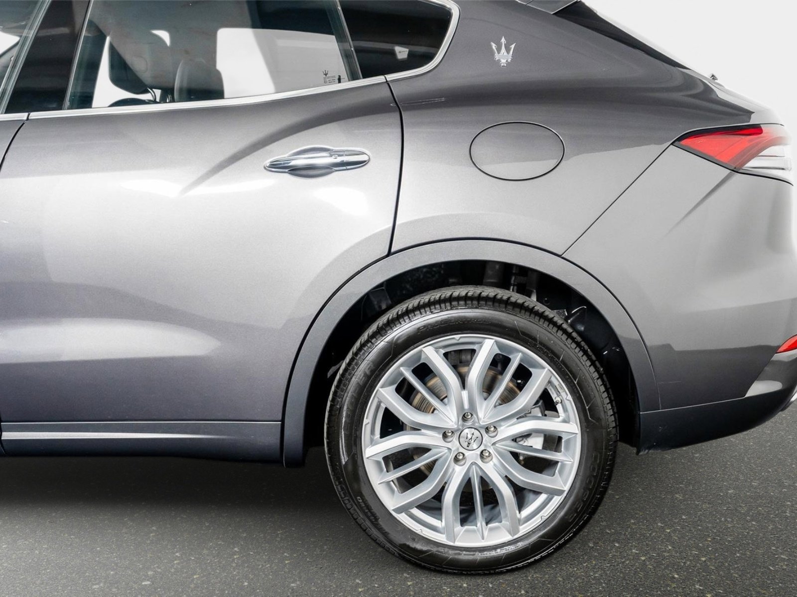 Used 2022 Maserati Levante GT image 9