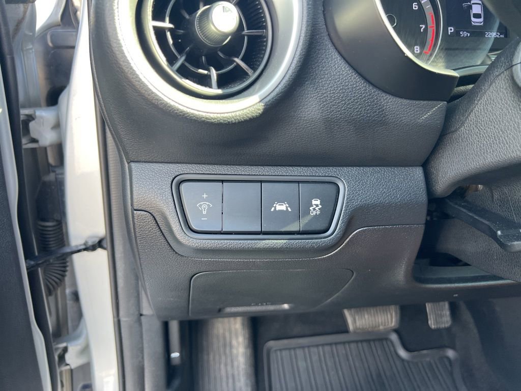 Used 2019 Kia Forte LXS FWD image 15