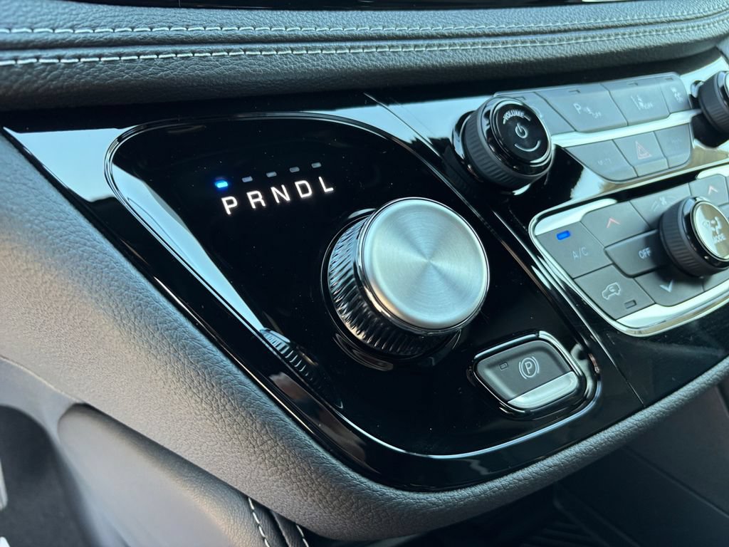 New 2027 Chrysler Pacifica Limited AWD/4WD image 28