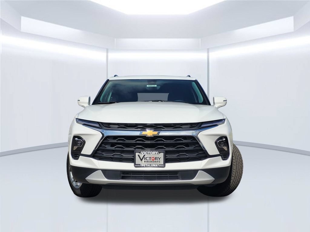 New 2026 Chevrolet Blazer LT w/ Sound & Technology Package AWD/4WD image 2