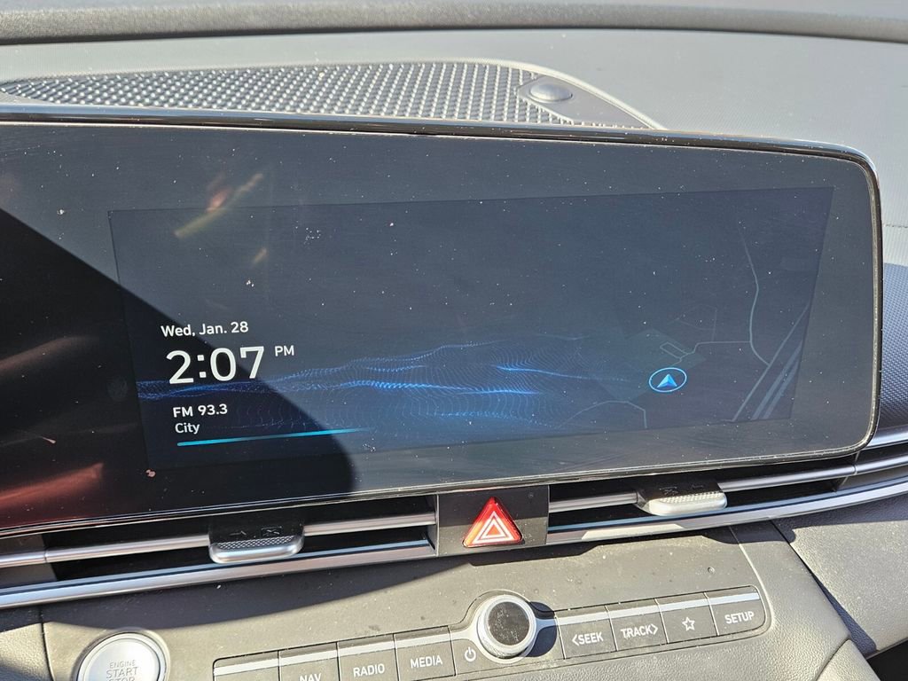 Used 2025 Hyundai Elantra SEL image 20