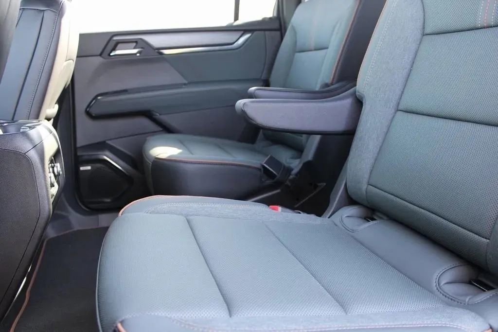 New 2025 GMC Acadia AT4 w/ Super Cruise Package image 23