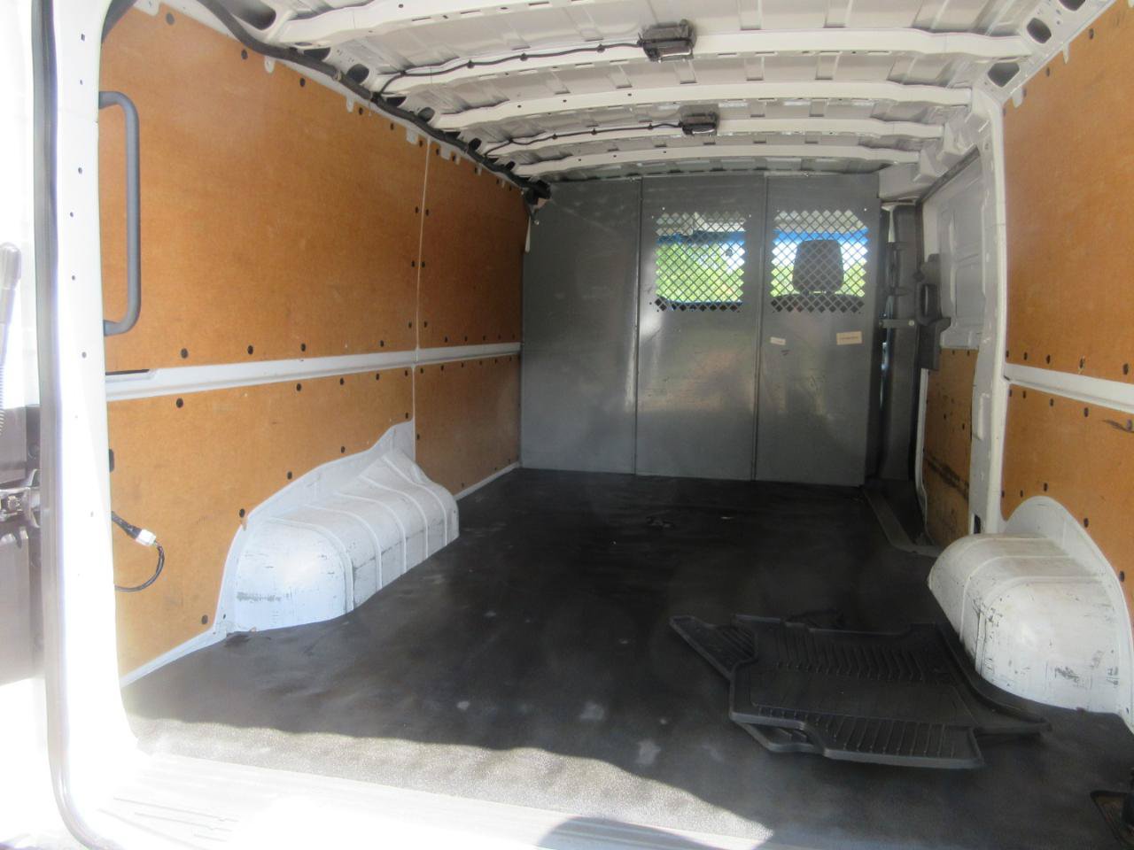 Used 2020 Nissan NV 2500 SV RWD image 15