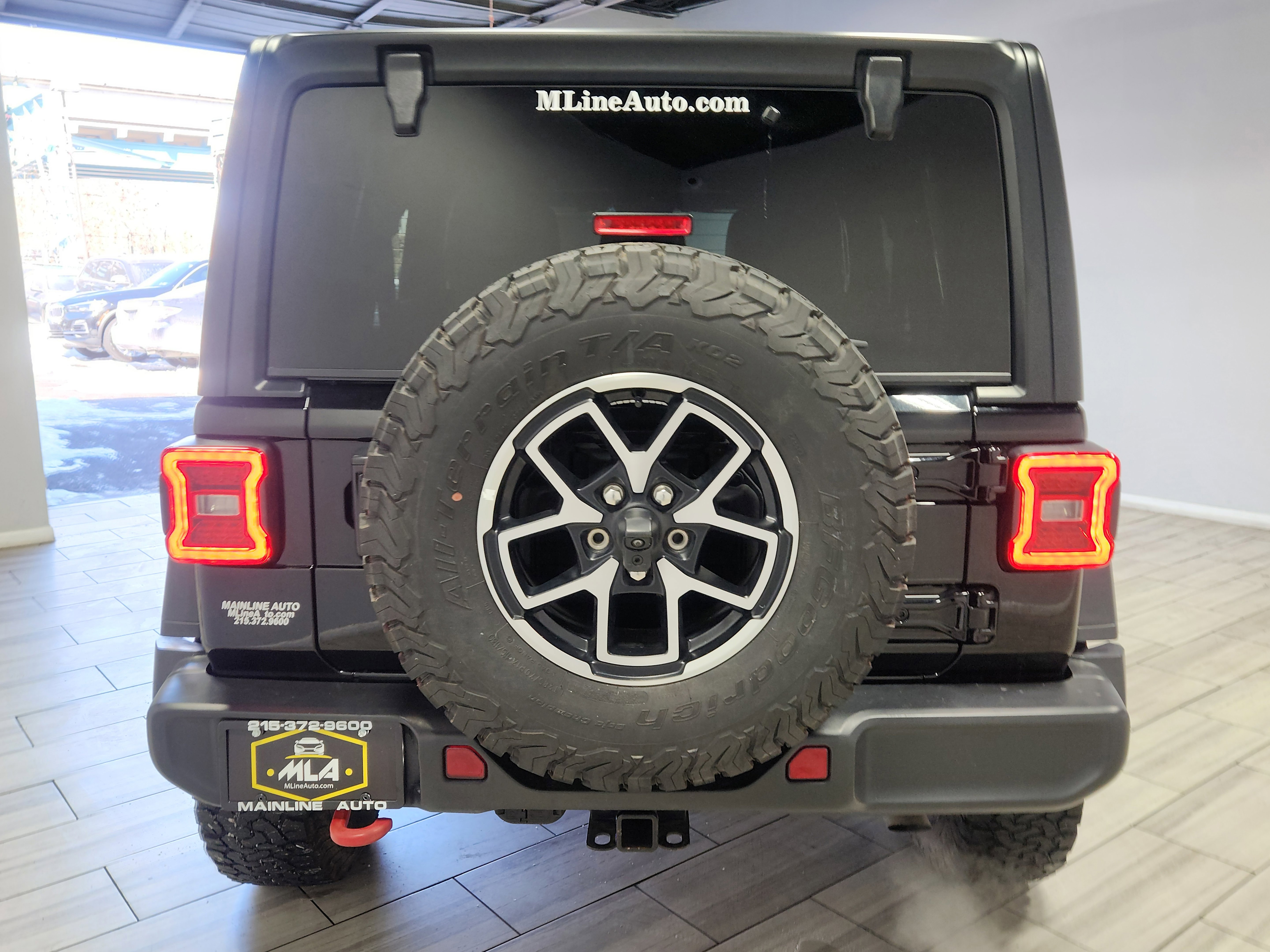 Used 2025 Jeep Wrangler Unlimited Rubicon image 4