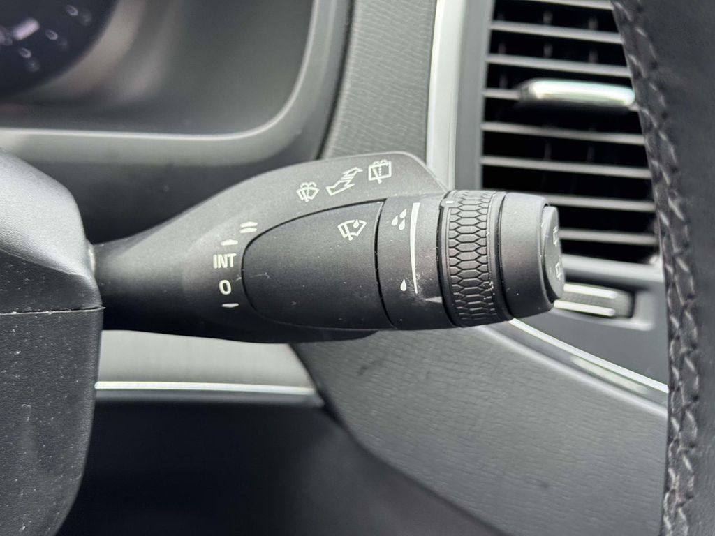 Certified 2023 Volvo XC90 B5 Core w/ Climate Package image 25