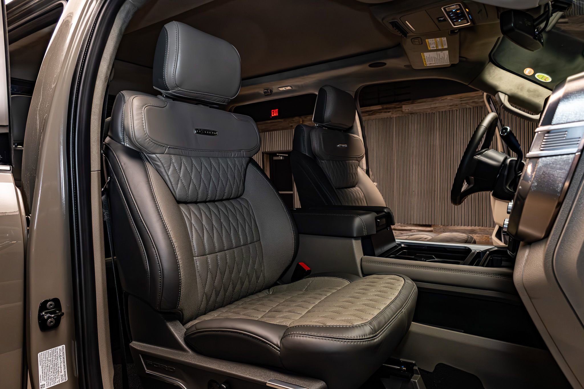 Used 2026 Ford F350 Platinum w/ Platinum Plus Package image 28