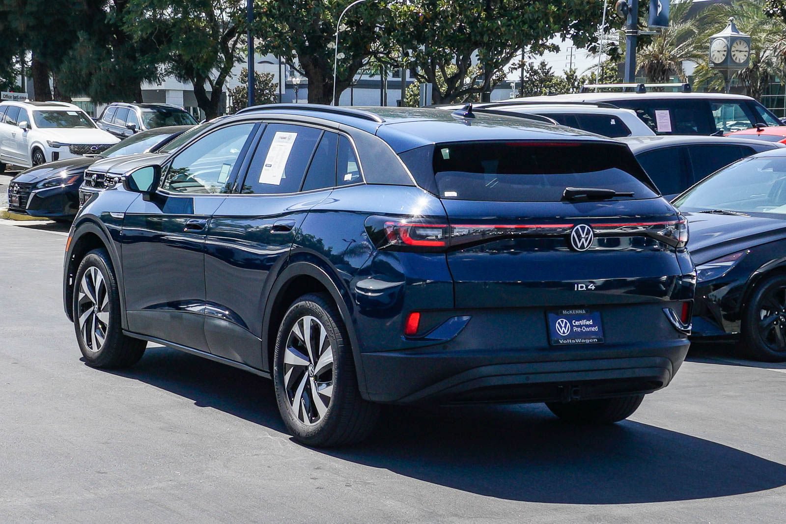 Certified 2023 Volkswagen ID.4 Pro AWD/4WD image 8