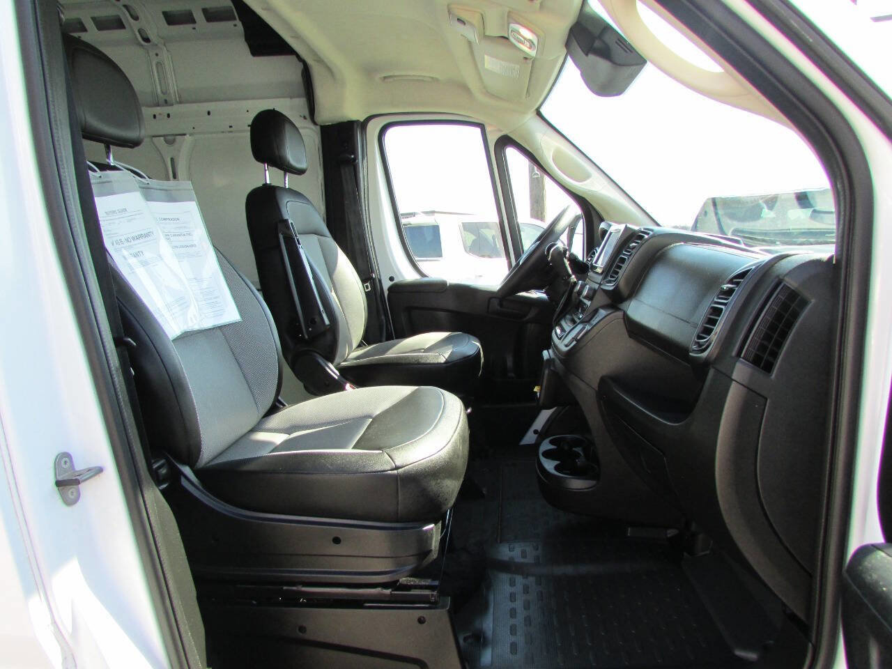 Used 2024 RAM ProMaster 2500 w/ Convenience Group FWD image 13