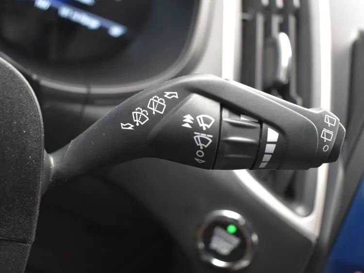 Used 2024 Ford Edge SEL image 26