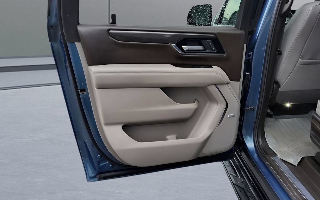 Used 2025 GMC Yukon XL Elevation AWD/4WD image 31