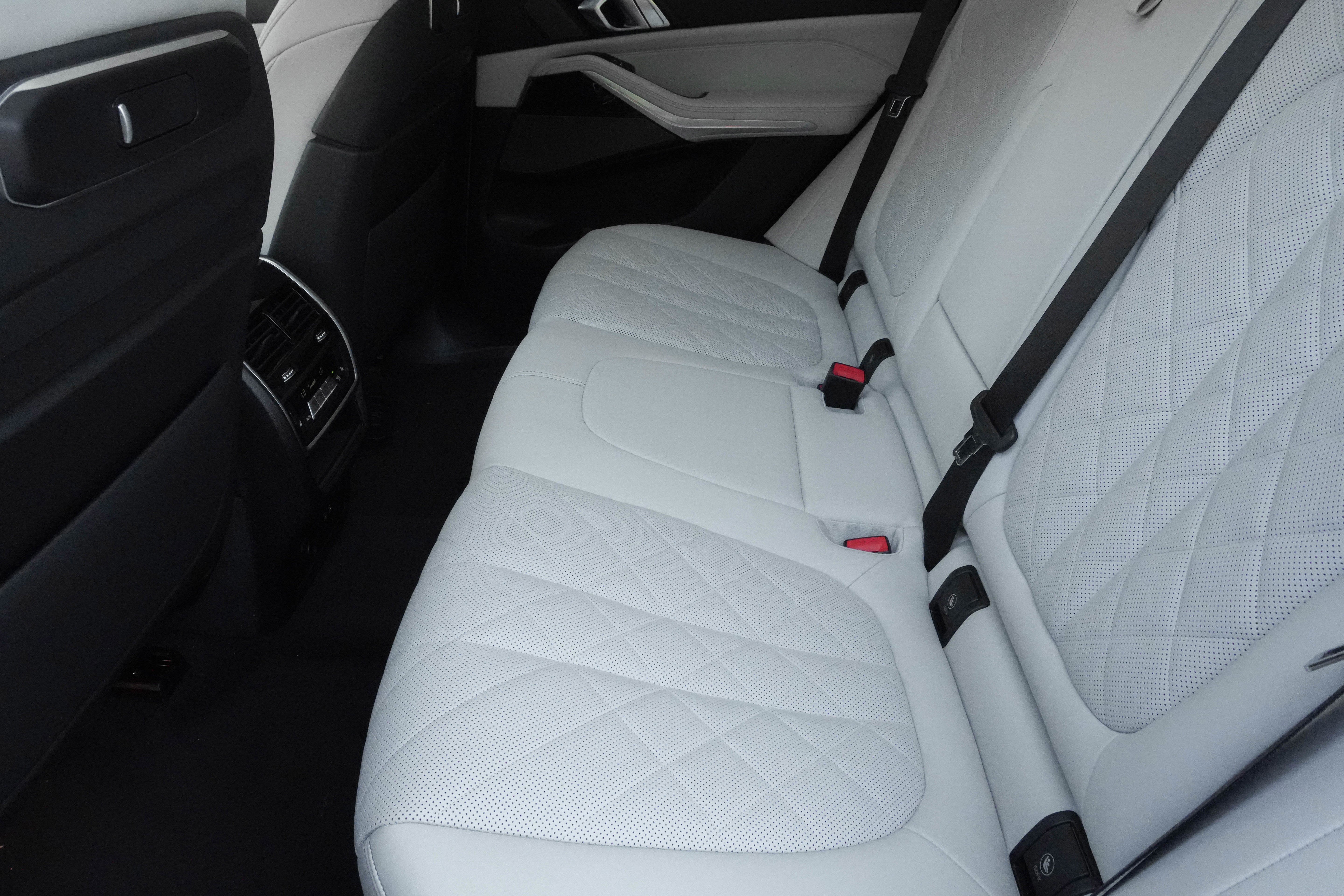 Certified 2026 BMW X5 M60i AWD/4WD image 39
