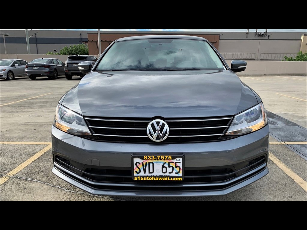 Used 2016 Volkswagen Jetta SE image 2