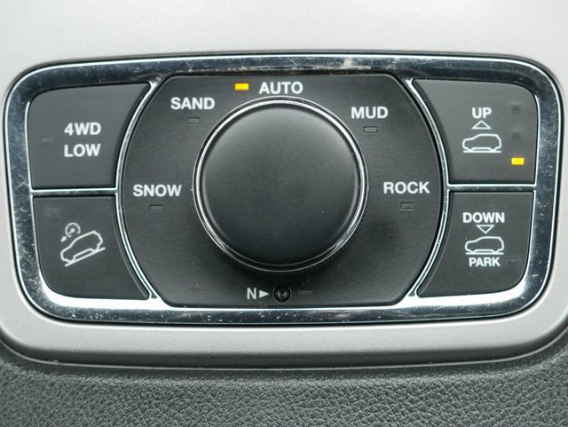 Used 2020 Jeep Grand Cherokee Overland image 23