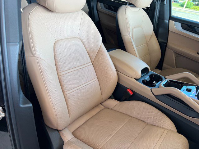 Used 2024 Porsche Cayenne Coupe image 17