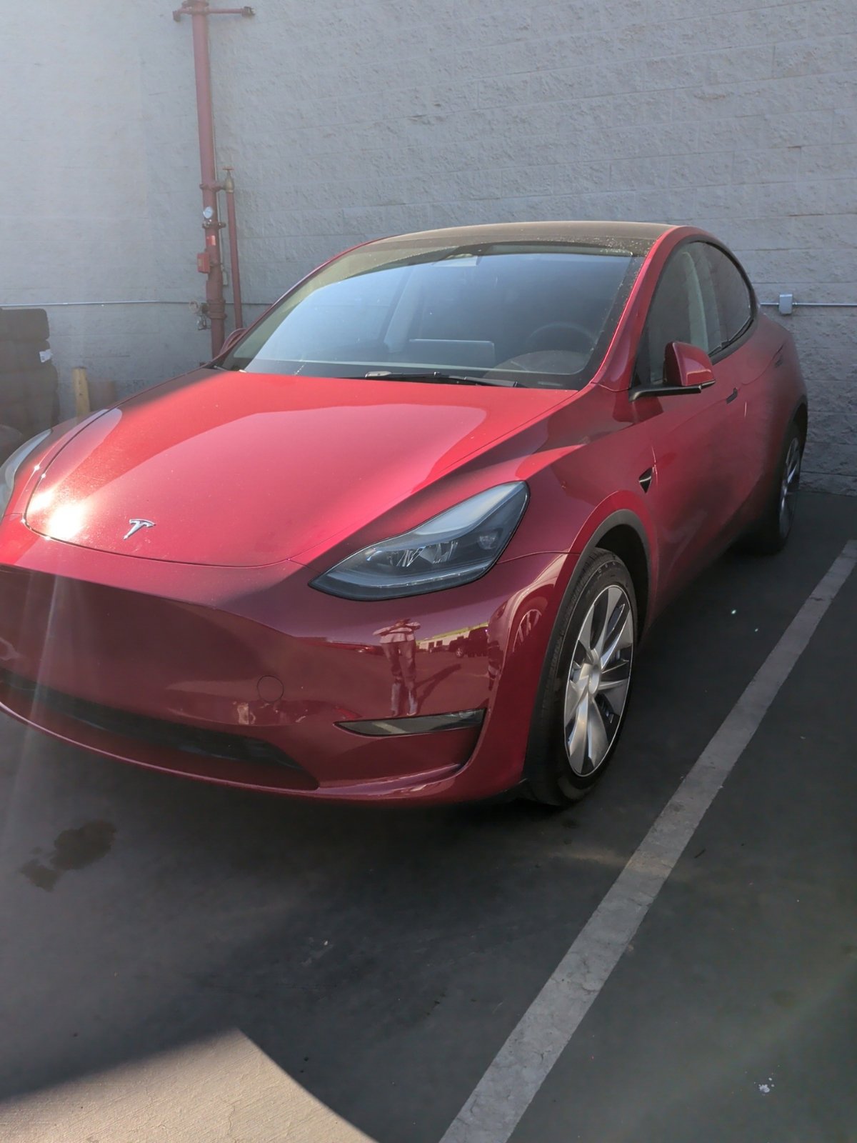 Used 2023 Tesla Model Y Long Range AWD/4WD image 1