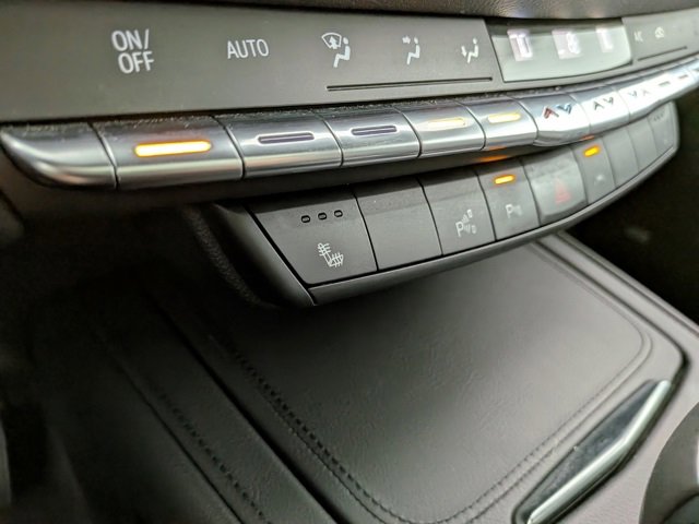 Certified 2022 Cadillac XT4 Premium Luxury w/ Enhanced Visibility Package image 9