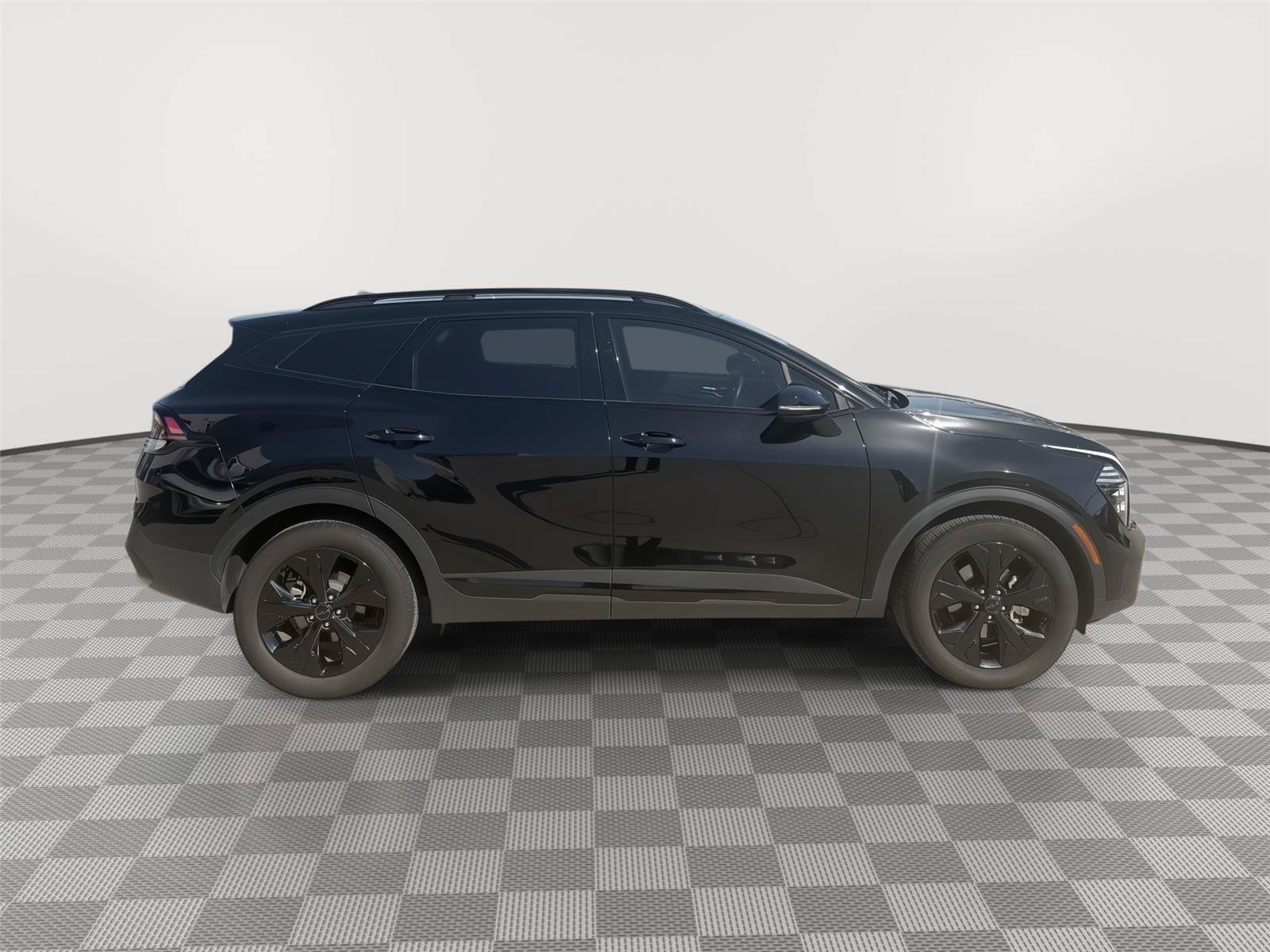 Used 2025 Kia Sportage X-Line AWD/4WD image 3