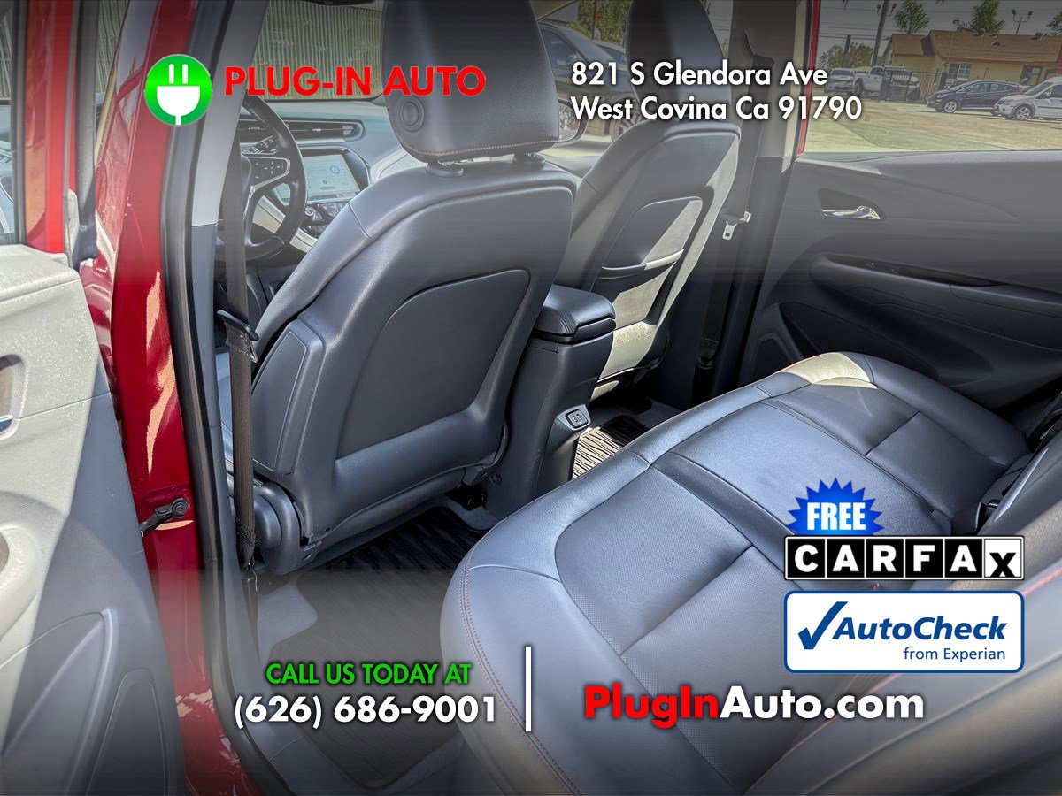 Used 2019 Chevrolet Bolt Premier w/ Infotainment Package FWD image 8
