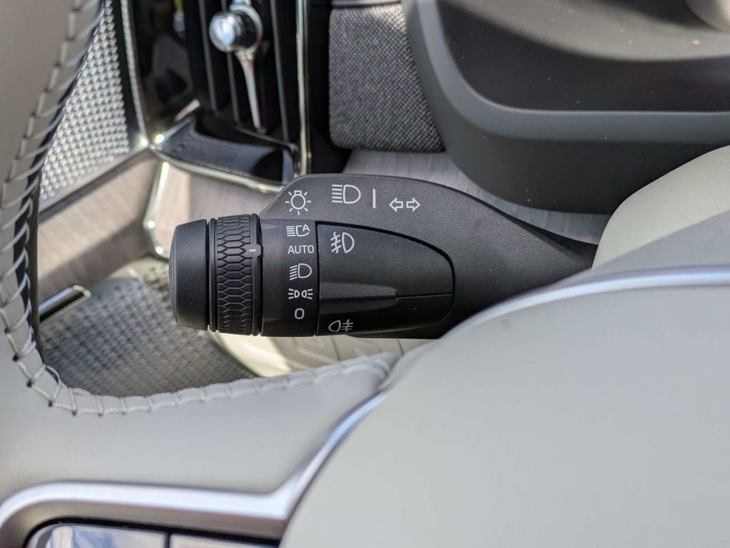 New 2026 Volvo XC90 T8 Ultra w/ Protection Package Premier AWD/4WD image 40