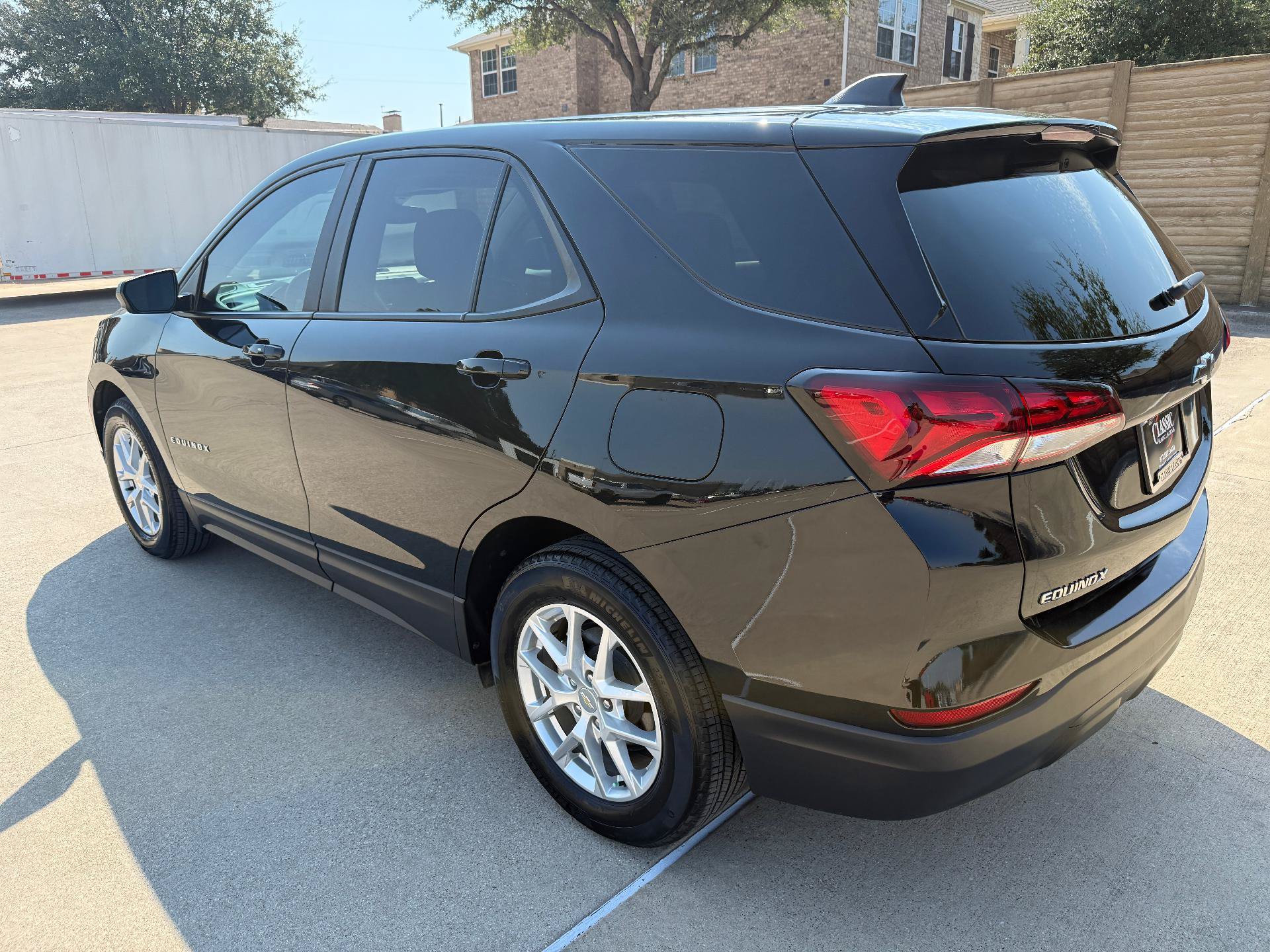 Used 2023 Chevrolet Equinox LS w/ LS Convenience Package FWD image 5