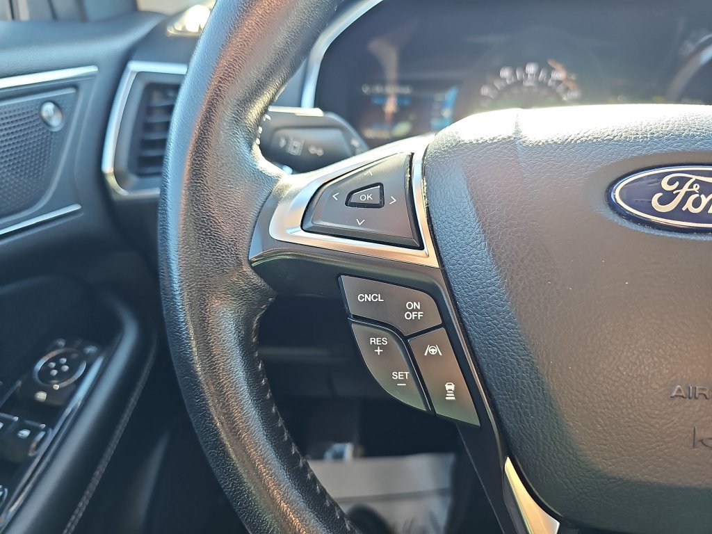 Used 2020 Ford Edge Titanium w/ Equipment Group 301A AWD/4WD image 17