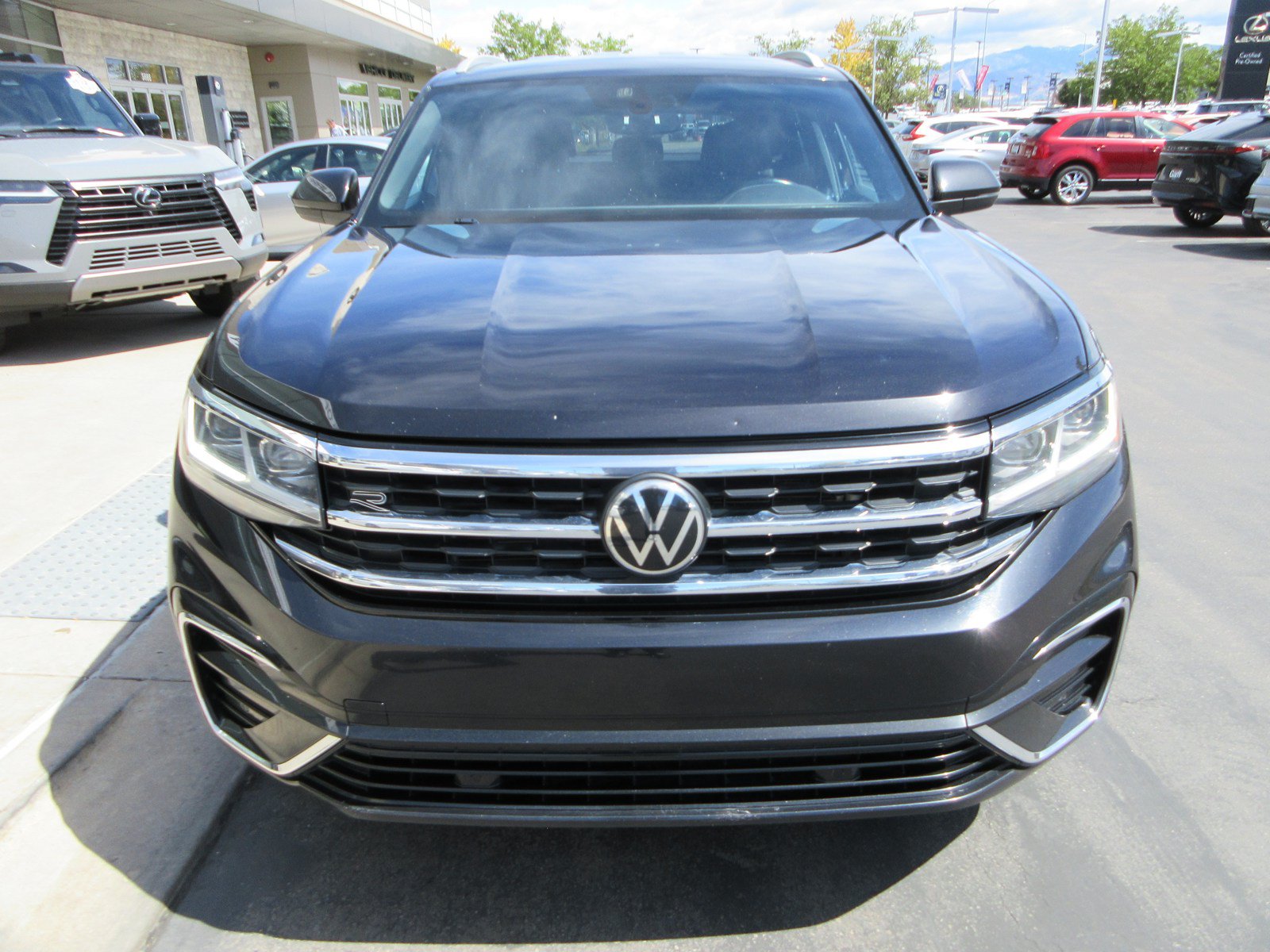 Used 2020 Volkswagen Atlas Cross Sport SE w/ Towing Package AWD/4WD image 16