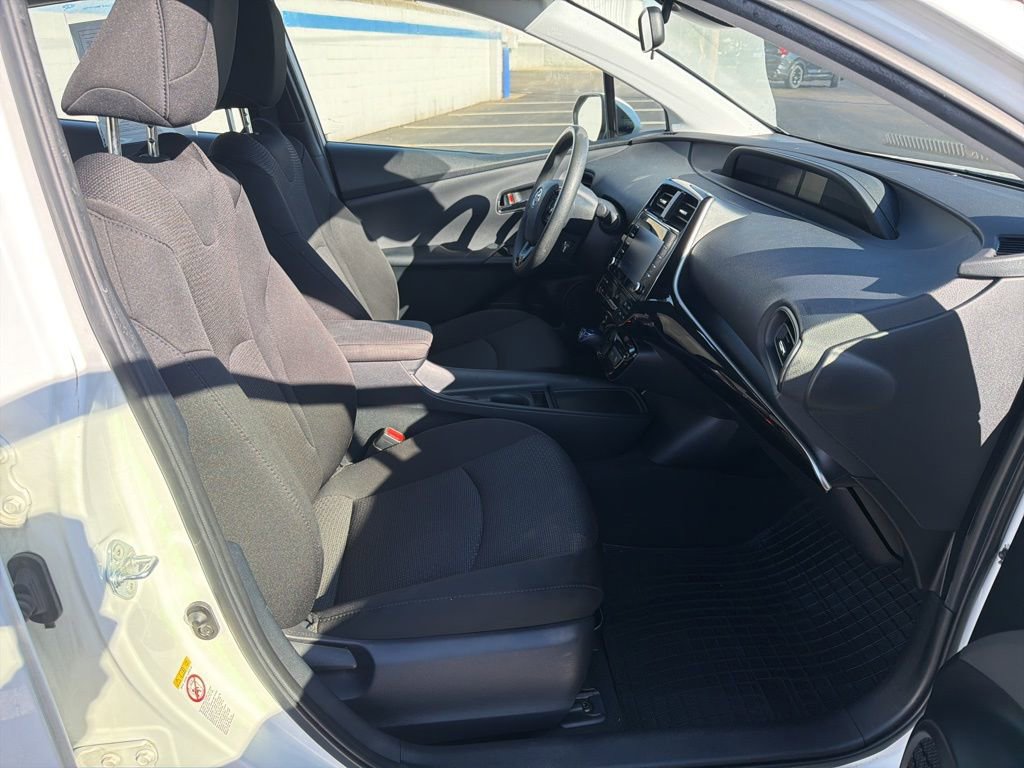 Used 2021 Toyota Prius LE image 24
