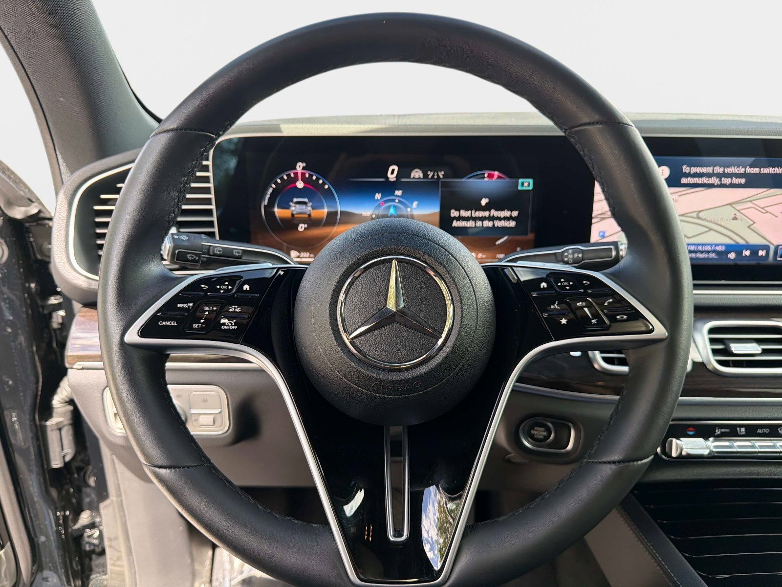 Used 2025 Mercedes-Benz GLE 450e 4MATIC image 49