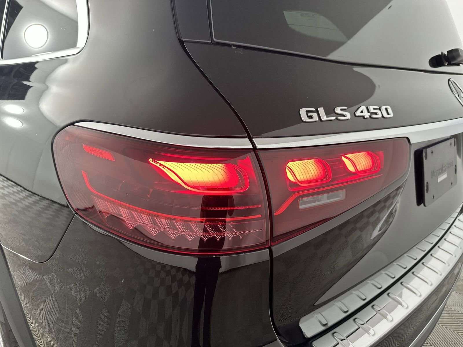 Used 2024 Mercedes-Benz GLS 450 4MATIC image 30