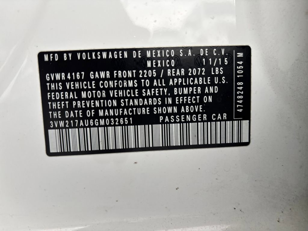 Used 2016 Volkswagen Golf SE image 31