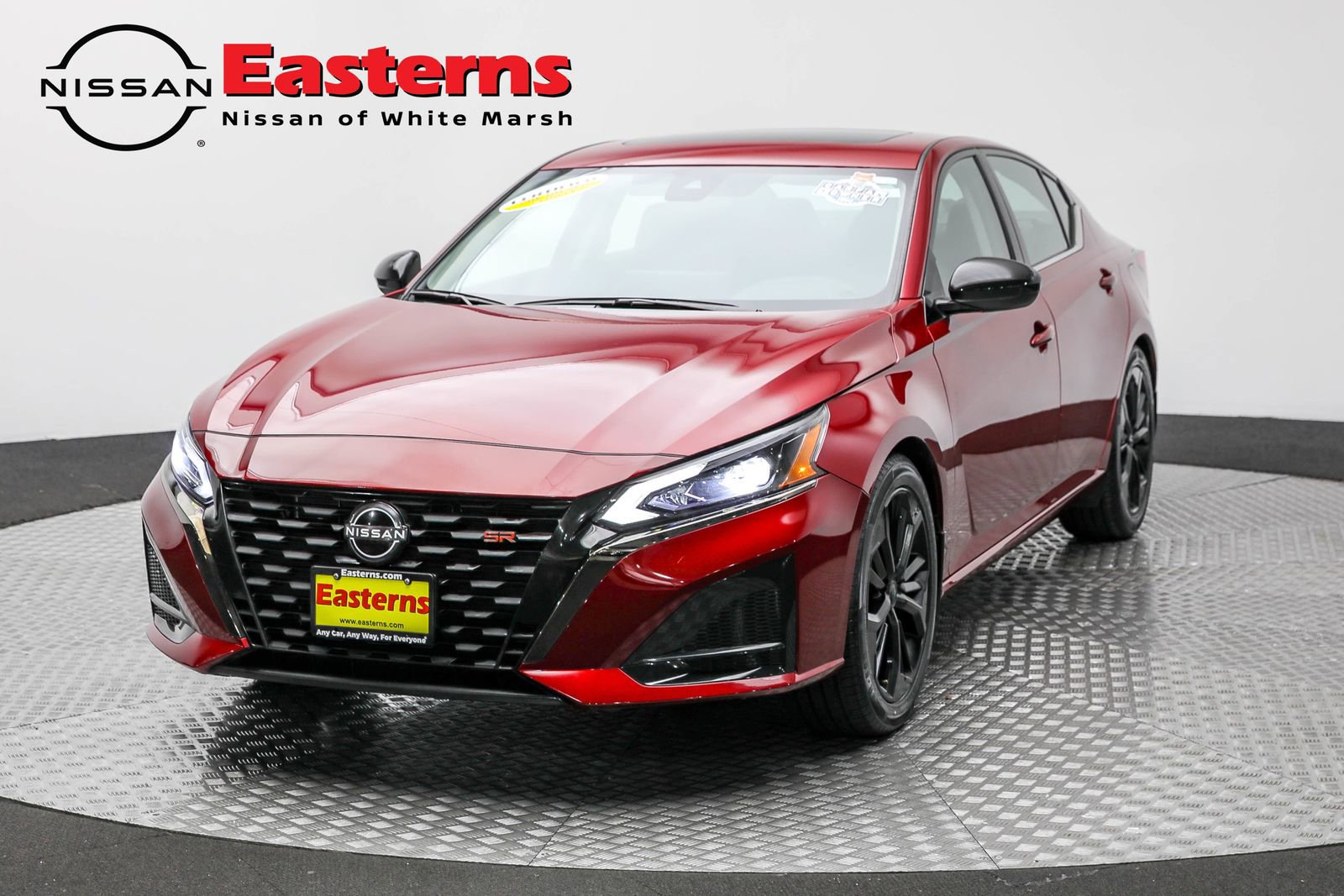 Used 2023 Nissan Altima 2.5 SR w/ SR Premium Package image 1