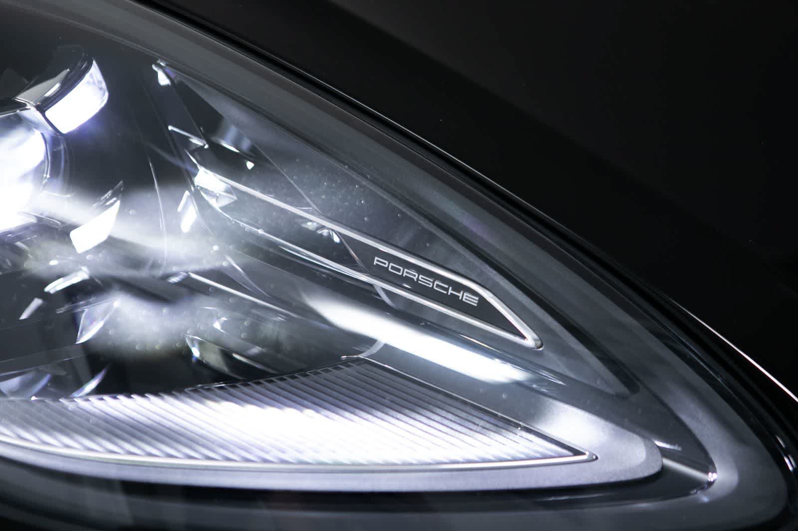 Used 2024 Porsche Macan S AWD/4WD image 16