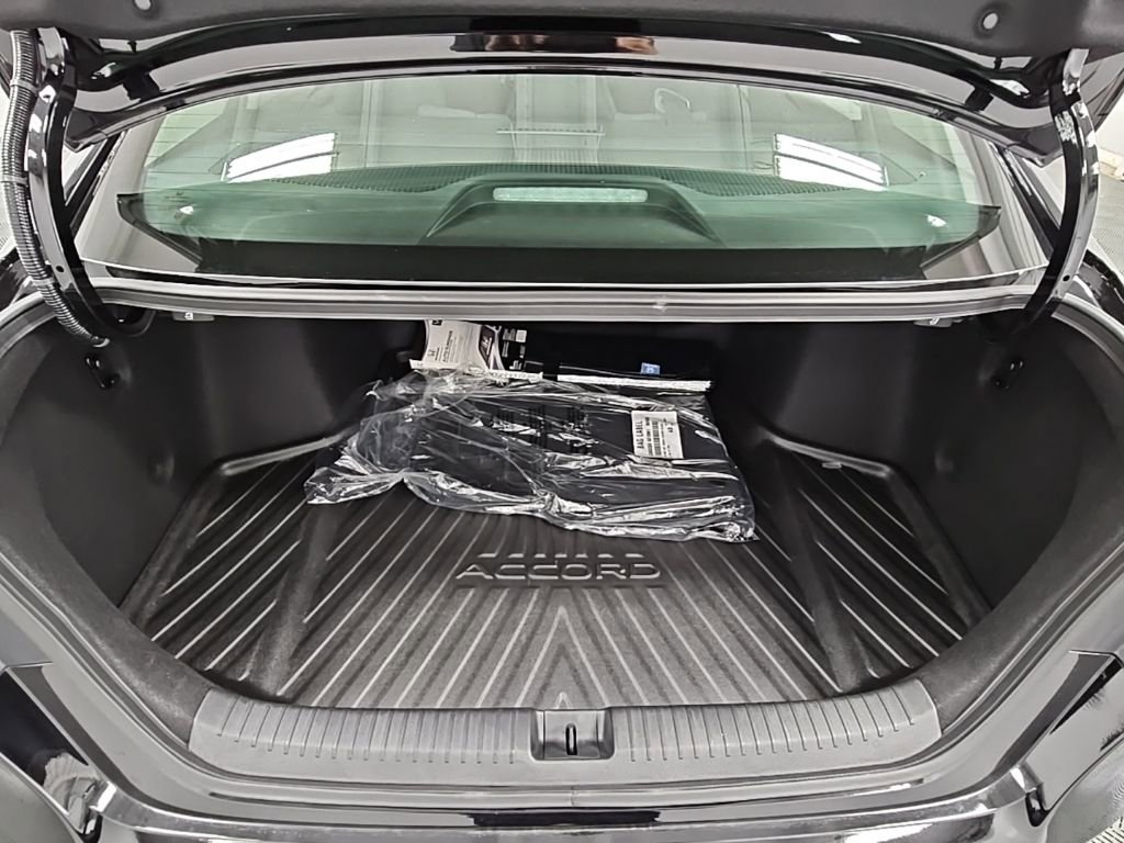 Used 2025 Honda Accord SE image 32