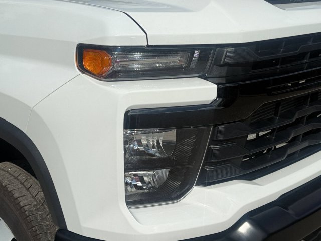 Used 2026 Chevrolet Silverado 3500 W/T AWD/4WD image 9