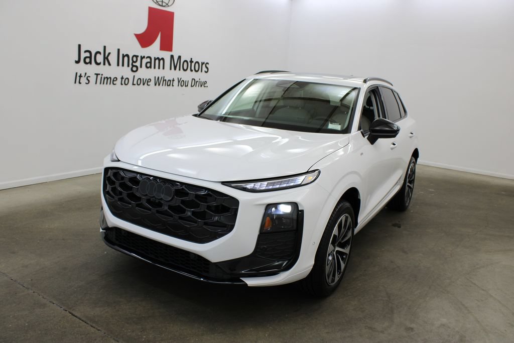 New 2026 Audi Q3 quattro 2.0T AWD/4WD image 2