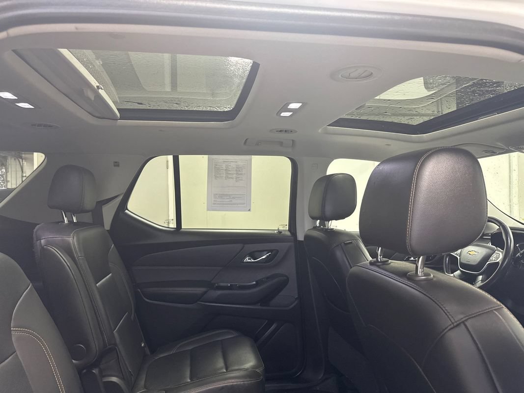 Used 2021 Chevrolet Traverse Premier w/ Redline Edition AWD/4WD image 39