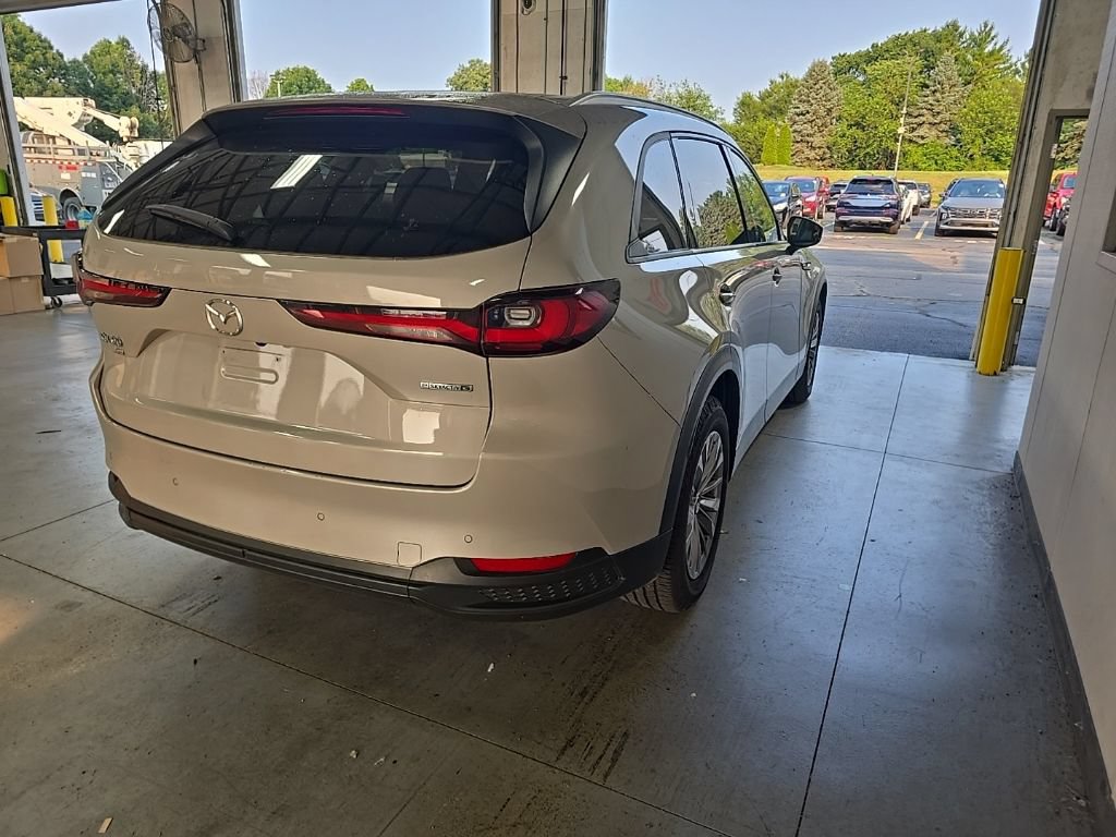 Used 2025 MAZDA CX-90 3.3 Turbo w/ Preferred Package AWD/4WD image 4
