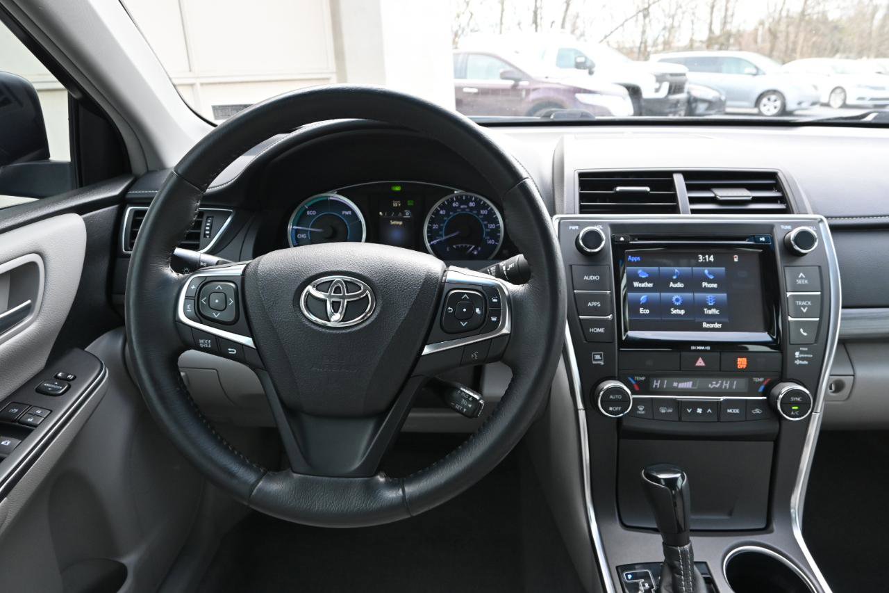 Used 2017 Toyota Camry XLE w/ Moonroof Package image 20