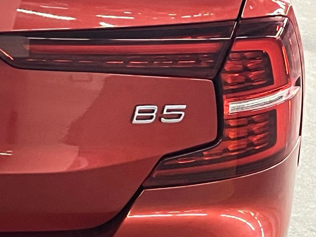 Used 2022 Volvo S60 B5 Momentum w/ Premium Package image 33