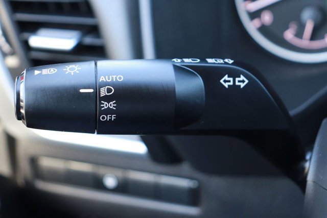 Used 2025 Nissan Rogue SV image 23