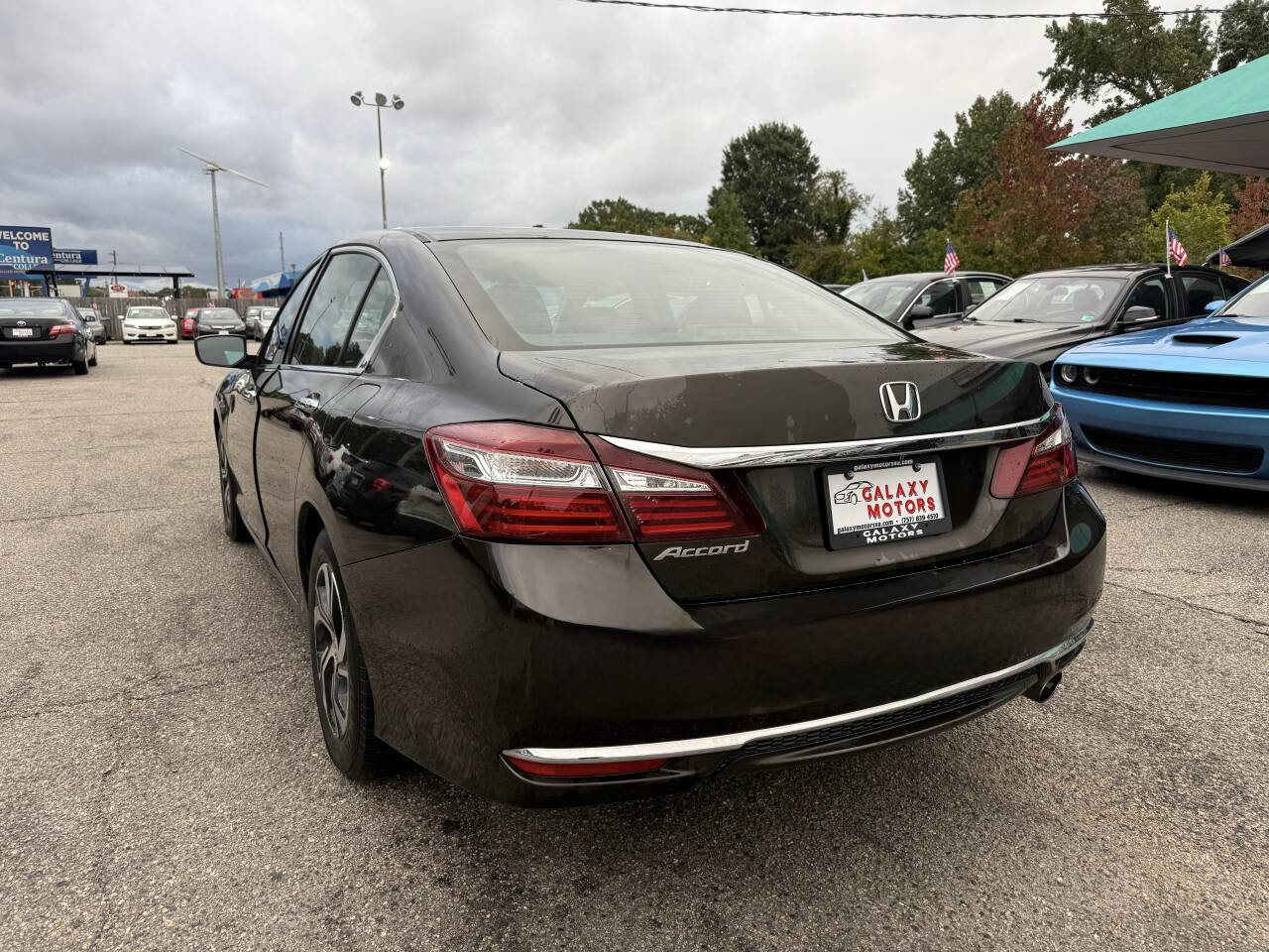 Used 2017 Honda Accord LX image 4
