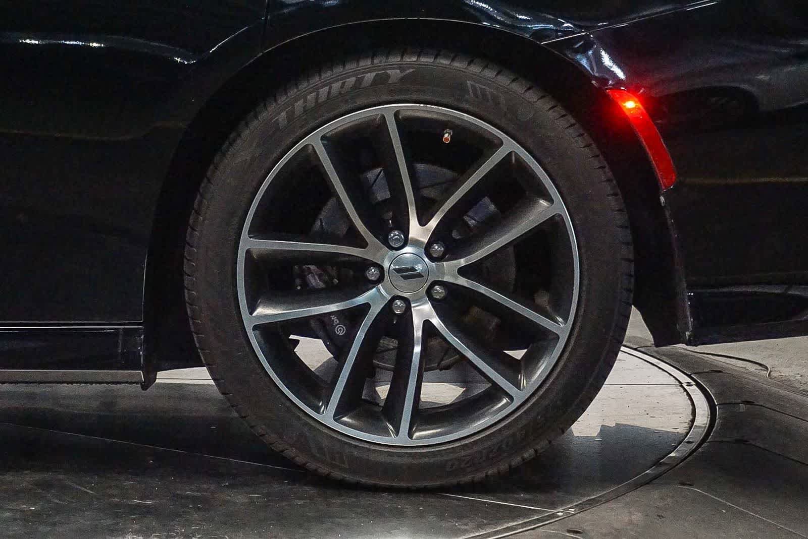 Used 2018 Dodge Charger R/T Scat Pack image 9