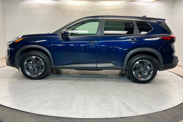 Used 2025 Nissan Rogue SV AWD/4WD image 2