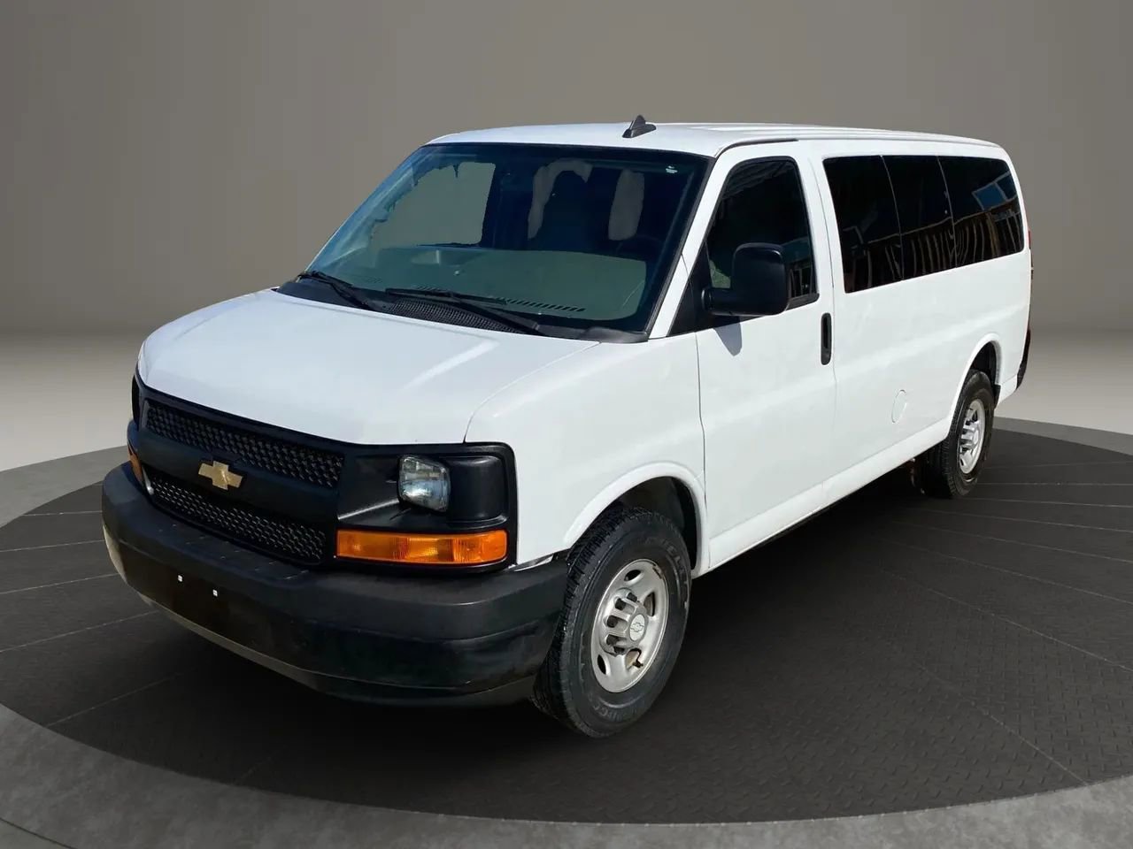 Used 2017 Chevrolet Express 2500 LS image 1