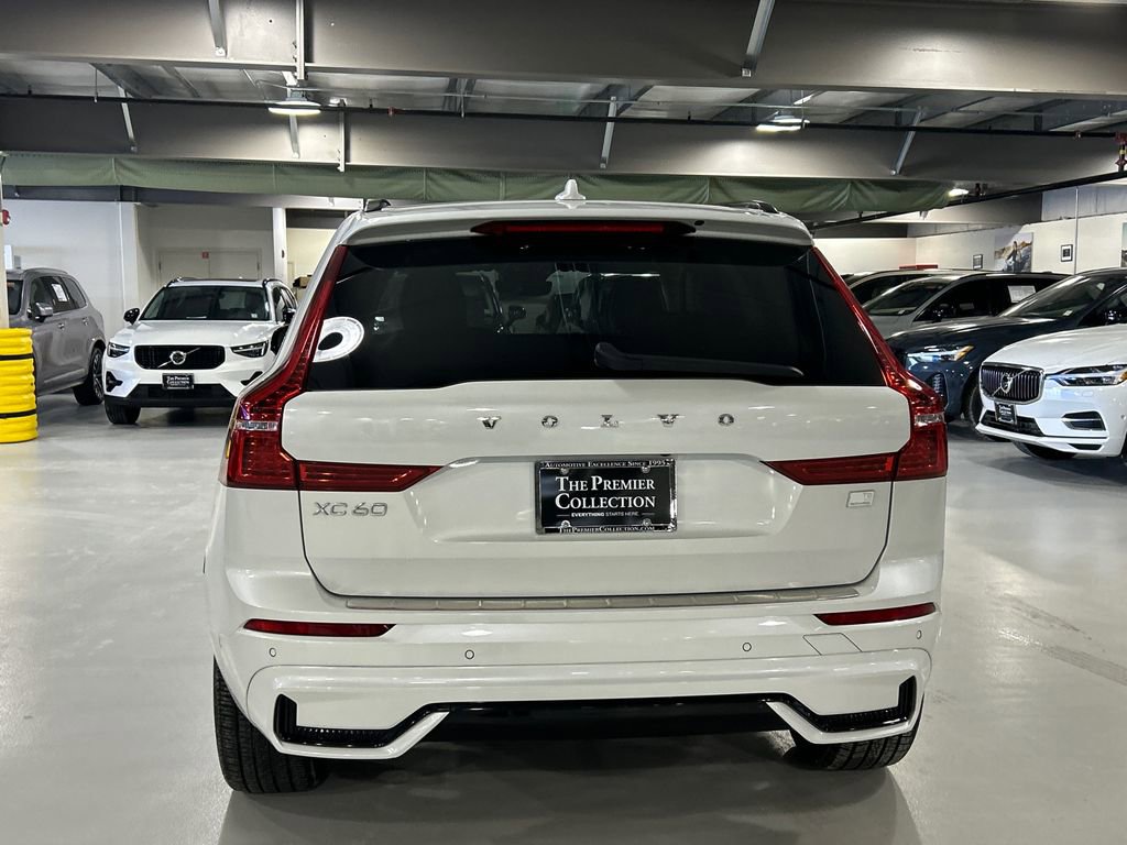 Certified 2024 Volvo XC60 T8 Ultimate w/ Protection Package Premier image 3